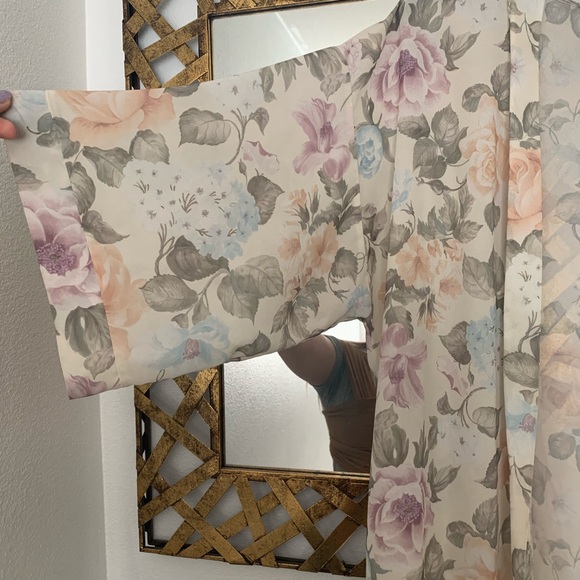 Floral kimono - Picture 2 of 2